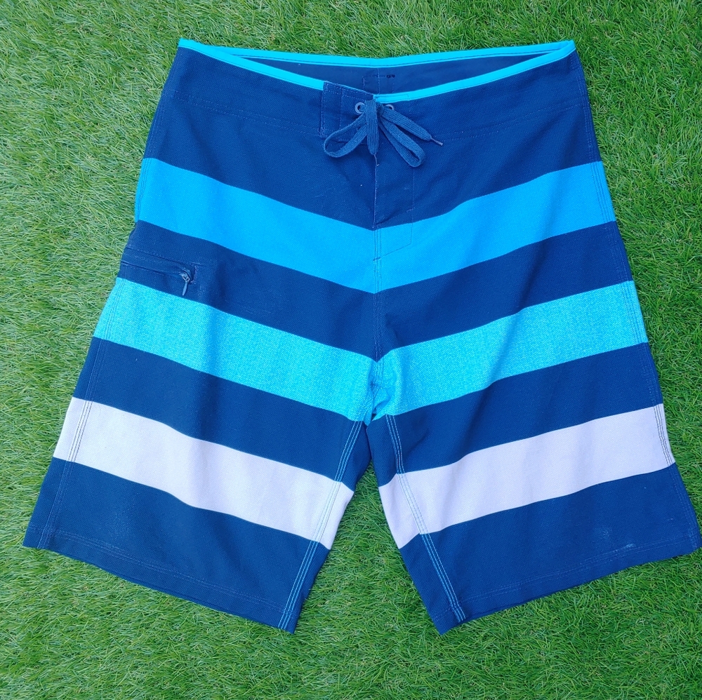 Excellent Used Condition Men's BURNSIDE Blue Striped Board Shorts Size 32